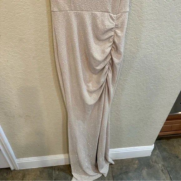 Windsor Medium Champagne Gold Glitter Off The Shoulder Evening Formal Gown Dress - Picture 5 of 7